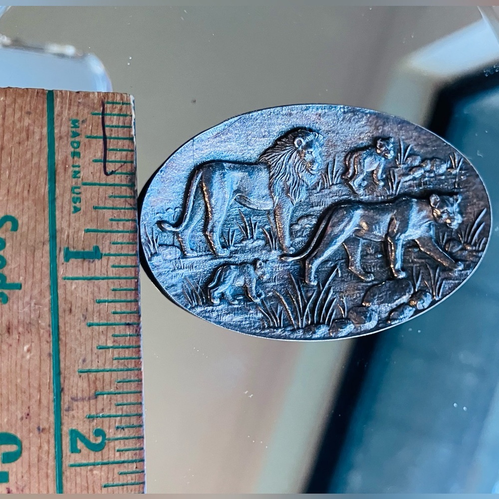 Velia Candida by Joe Calafato South African Lion Brooch - Picture 4 of 8